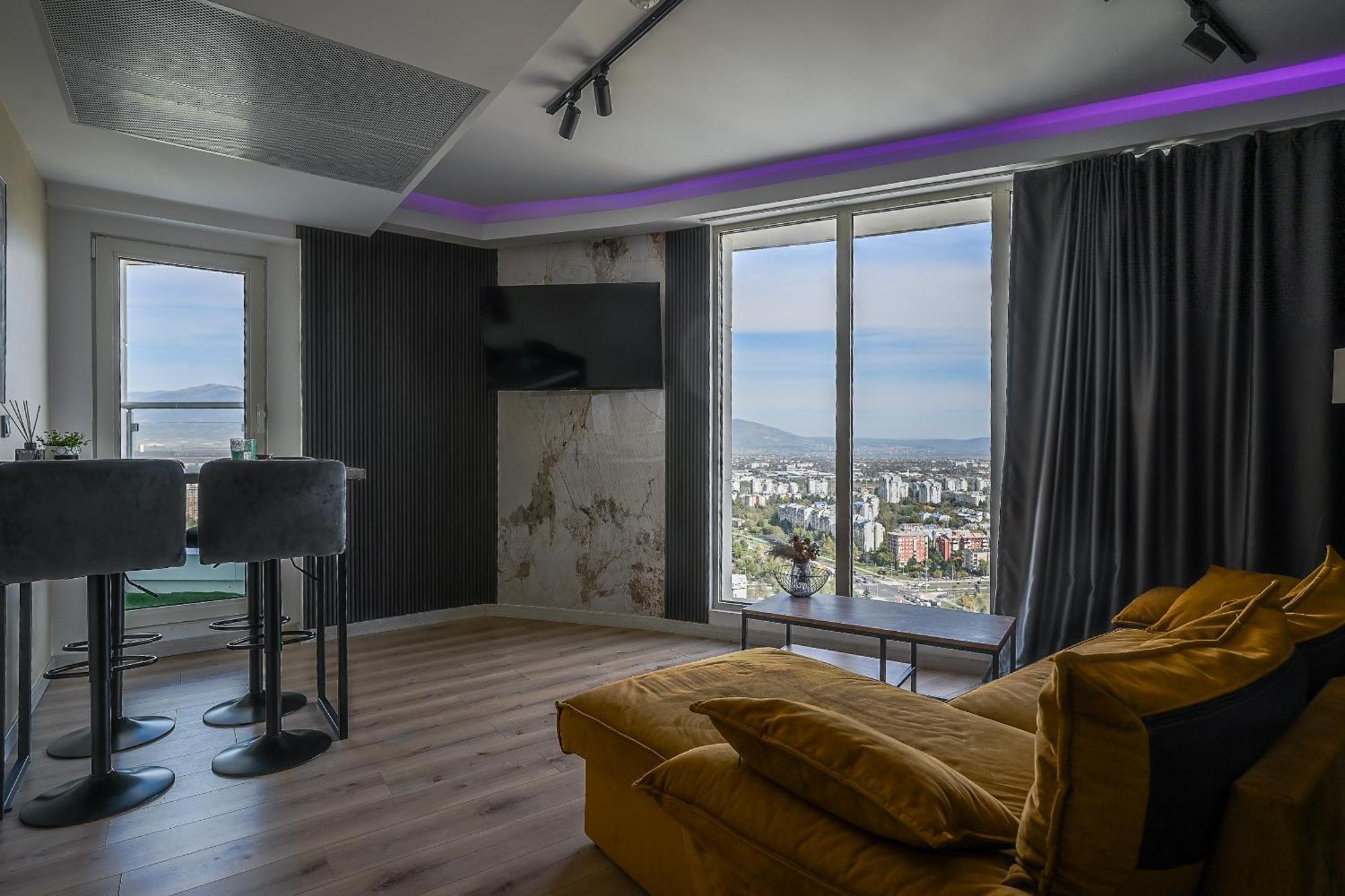 Alfred Sky Smart Apartment 29Th Spa Included Skopje Exterior photo